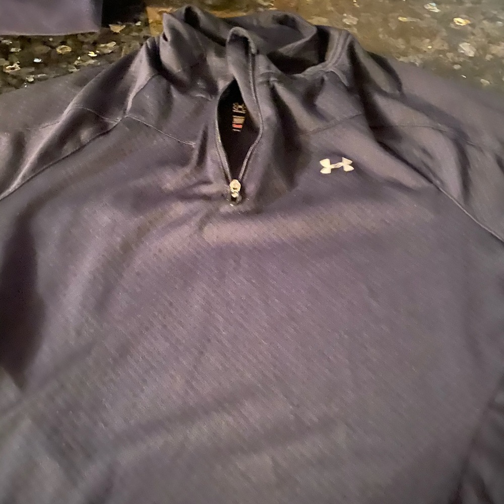 Black 1/4 zip under armour